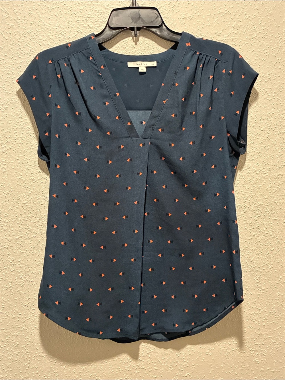 fun 2 fun Navy V-Neck Cap Sleeve Blouse with Coral Triangle Print